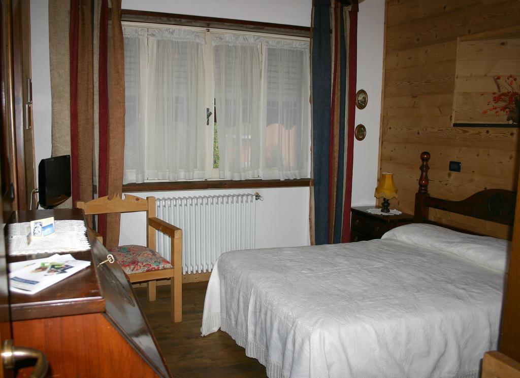 Albergo Martinet Vernante Pokoj fotografie